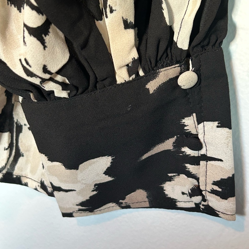 NWT Maurice’s Fallon Ikat Print Blouse black white floral plus size  2X - Picture 5 of 6